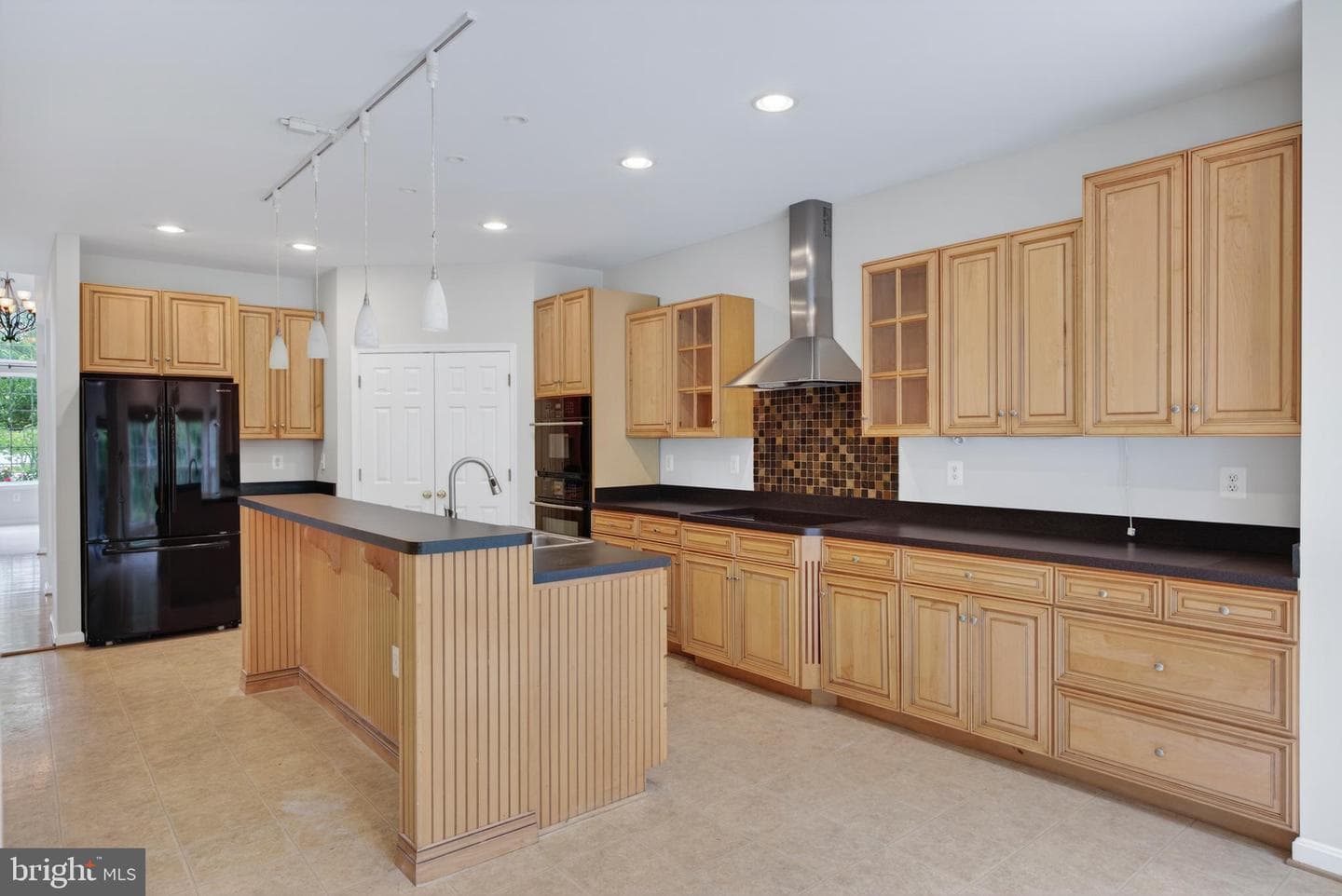 2910 Merchant Court photo 26