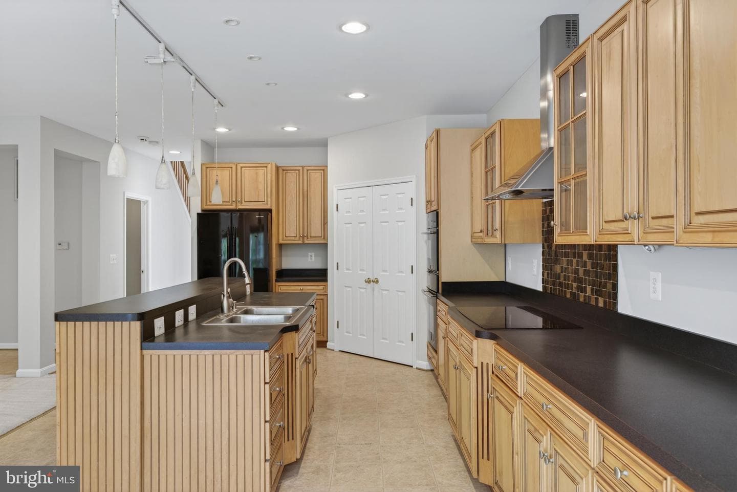 2910 Merchant Court photo 28