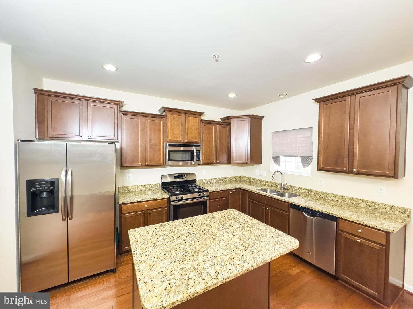 2852 Hedgerow Place photo 5