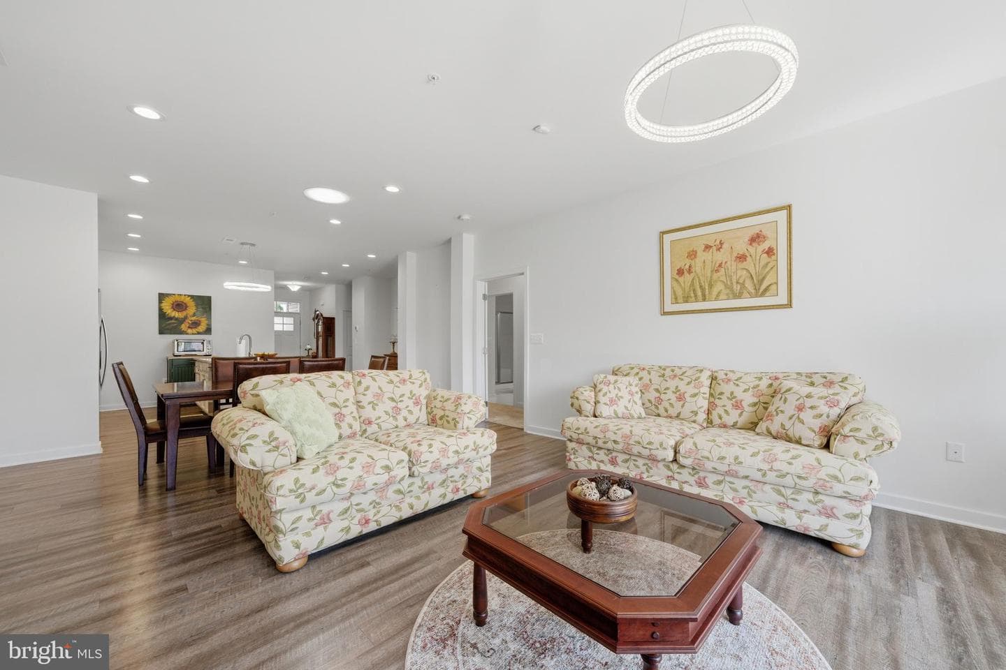 32 Camden Circle photo 21