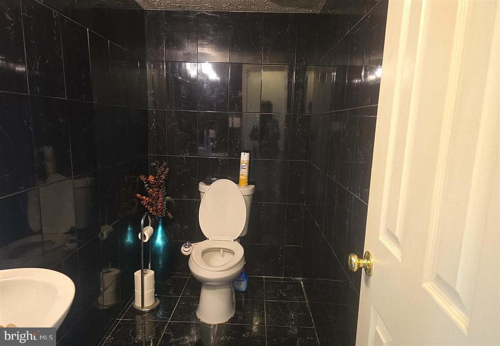 2448 Shellcove Court photo 9