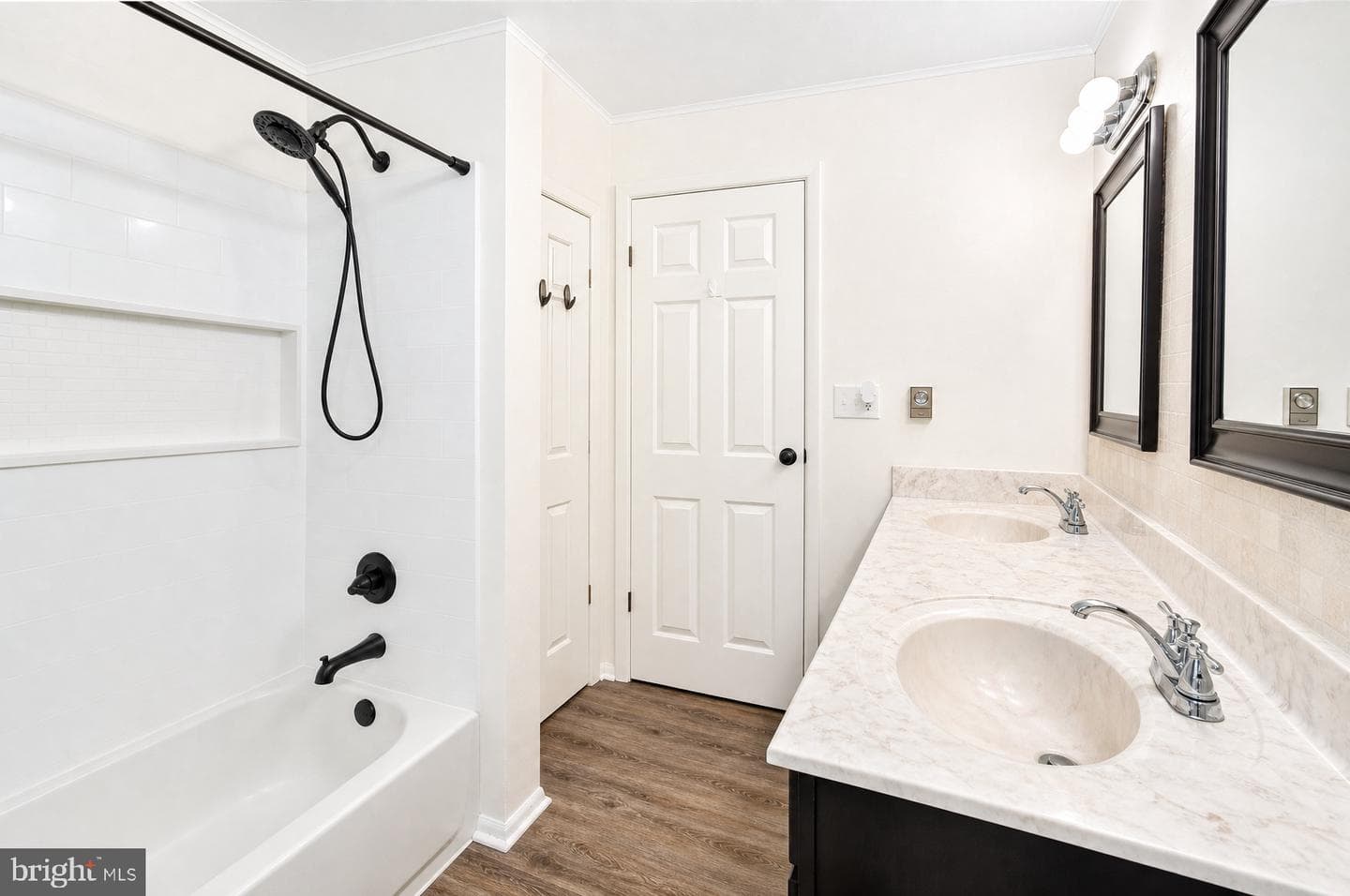 15 Willow Lane photo 17