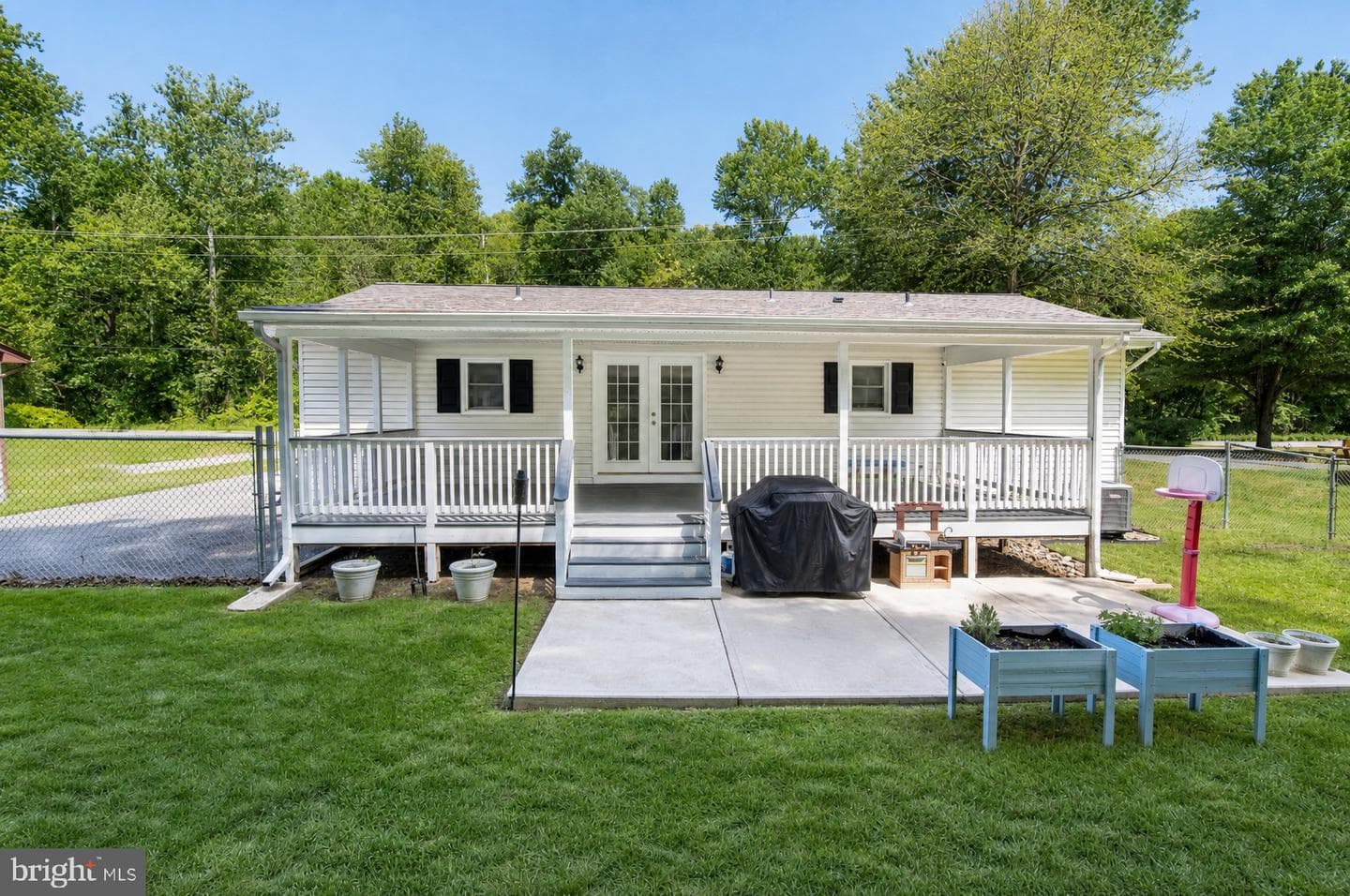 15 Willow Lane photo 28