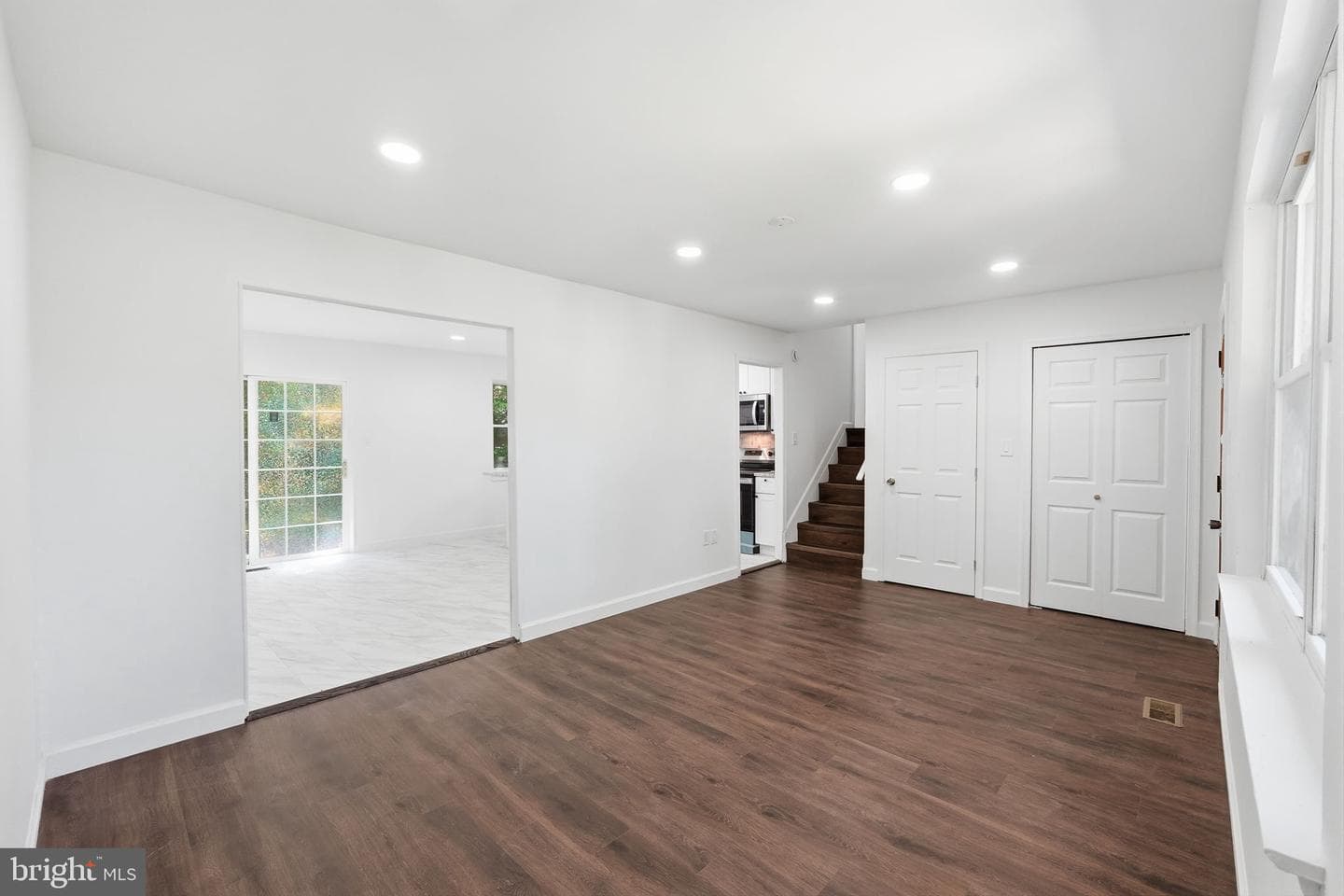 7251 Strawberry Place photo 6