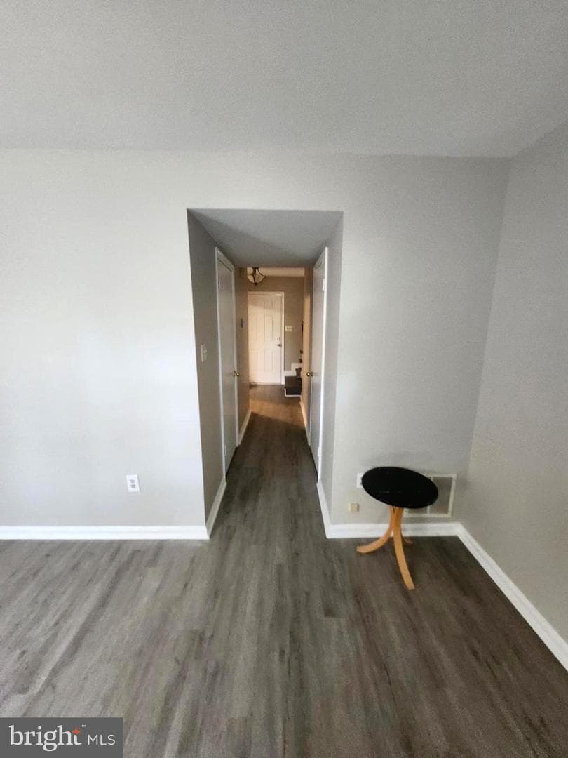 208 Westdale Drive photo 12