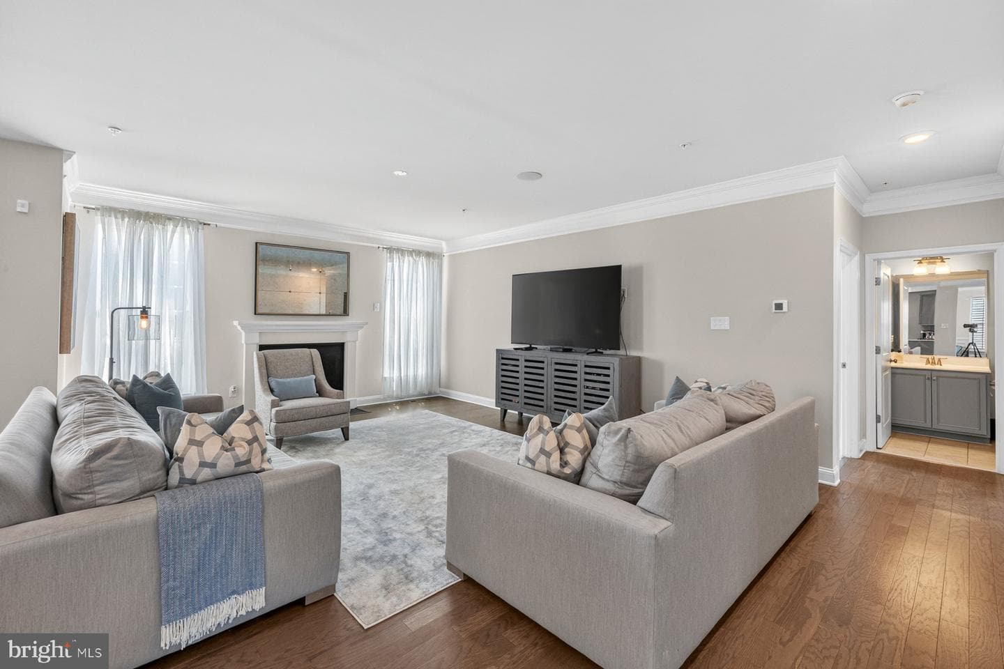5568 Old Colony Court photo 15