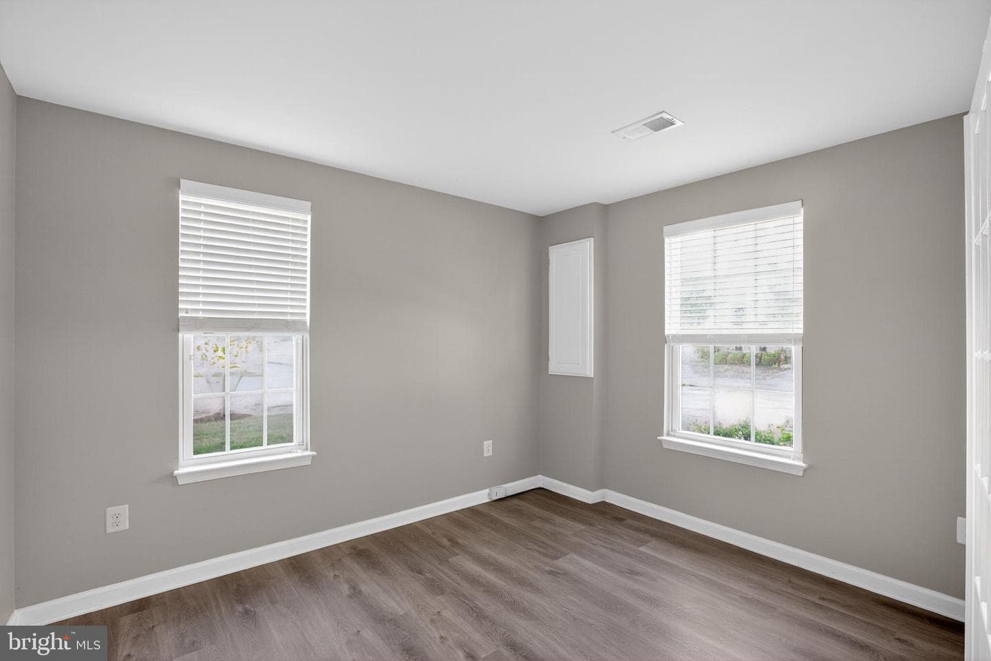 5413 Doubleday Ln photo 11