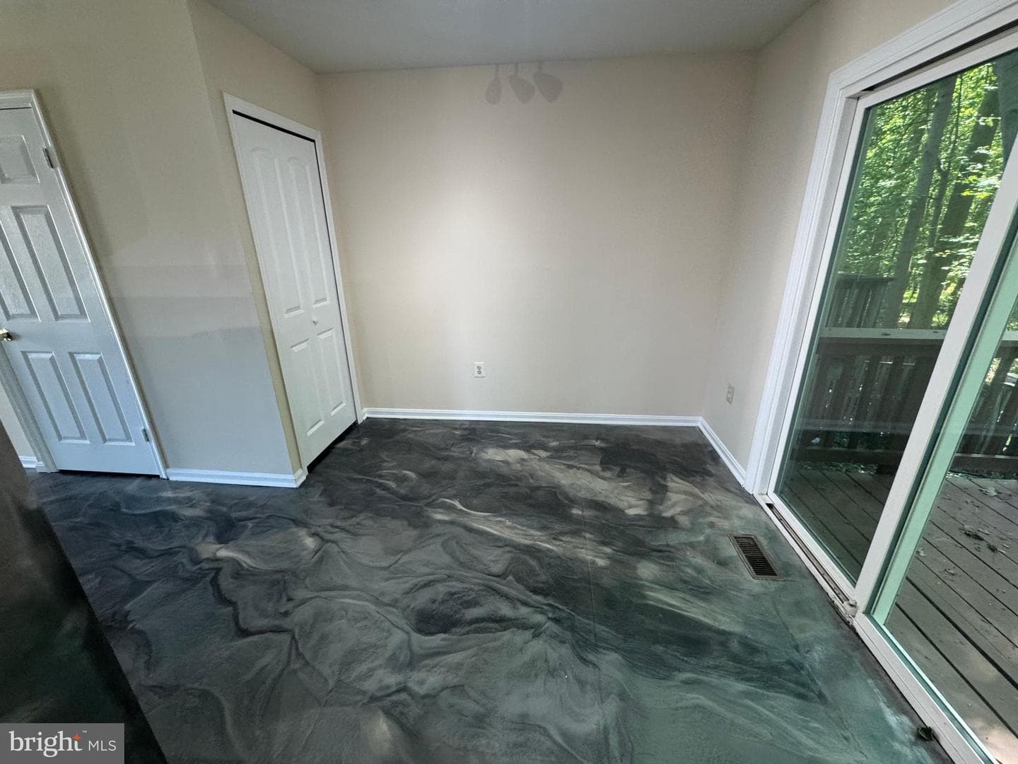 3261 Westdale Court photo 26