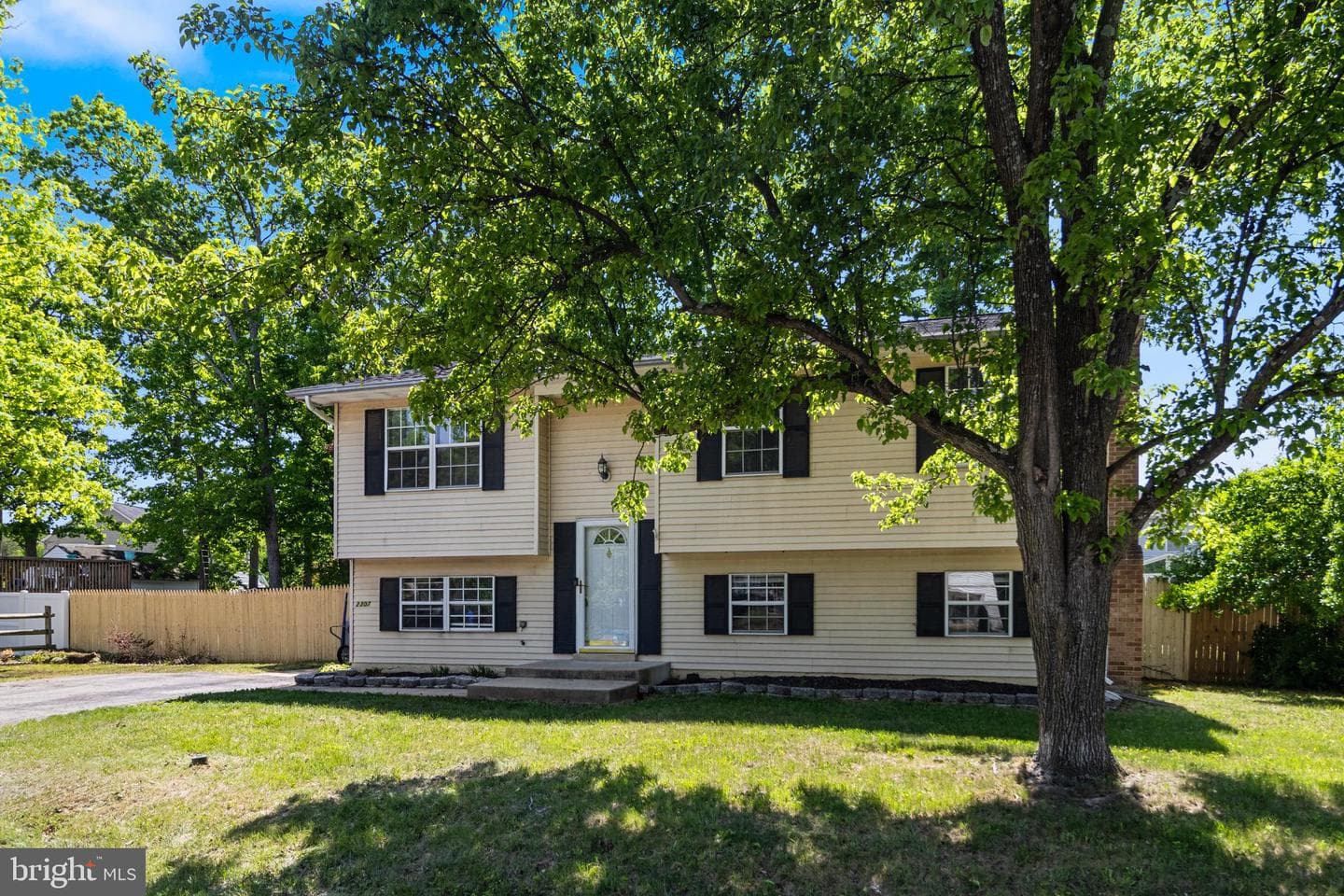 2307 Valley Oak Court photo 2