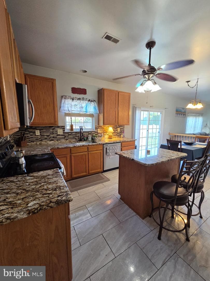 2282 Woodberry Drive photo 6