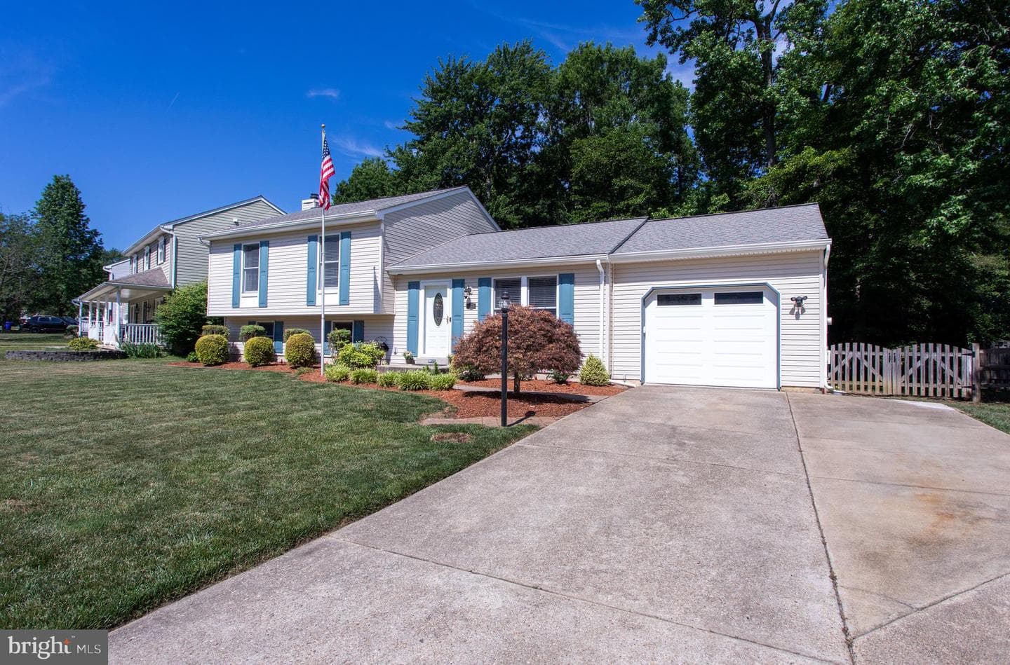 6875 Kangaroo Drive photo 2