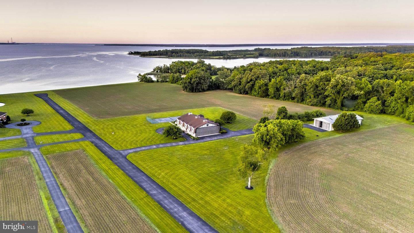 9100 Lanseair Farm photo 13