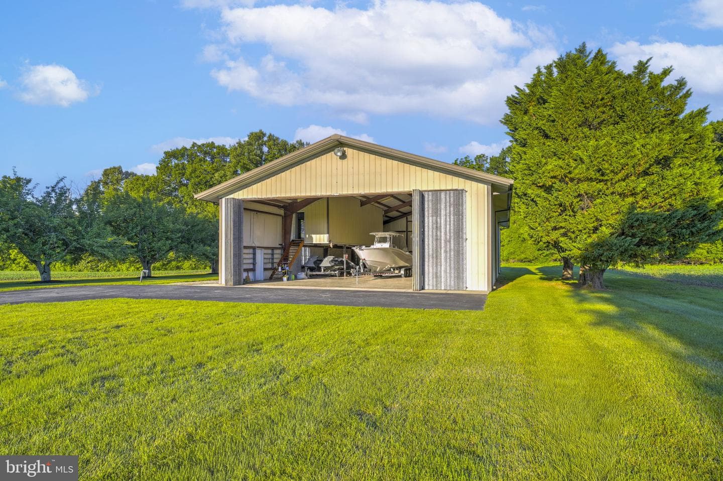 9100 Lanseair Farm photo 38