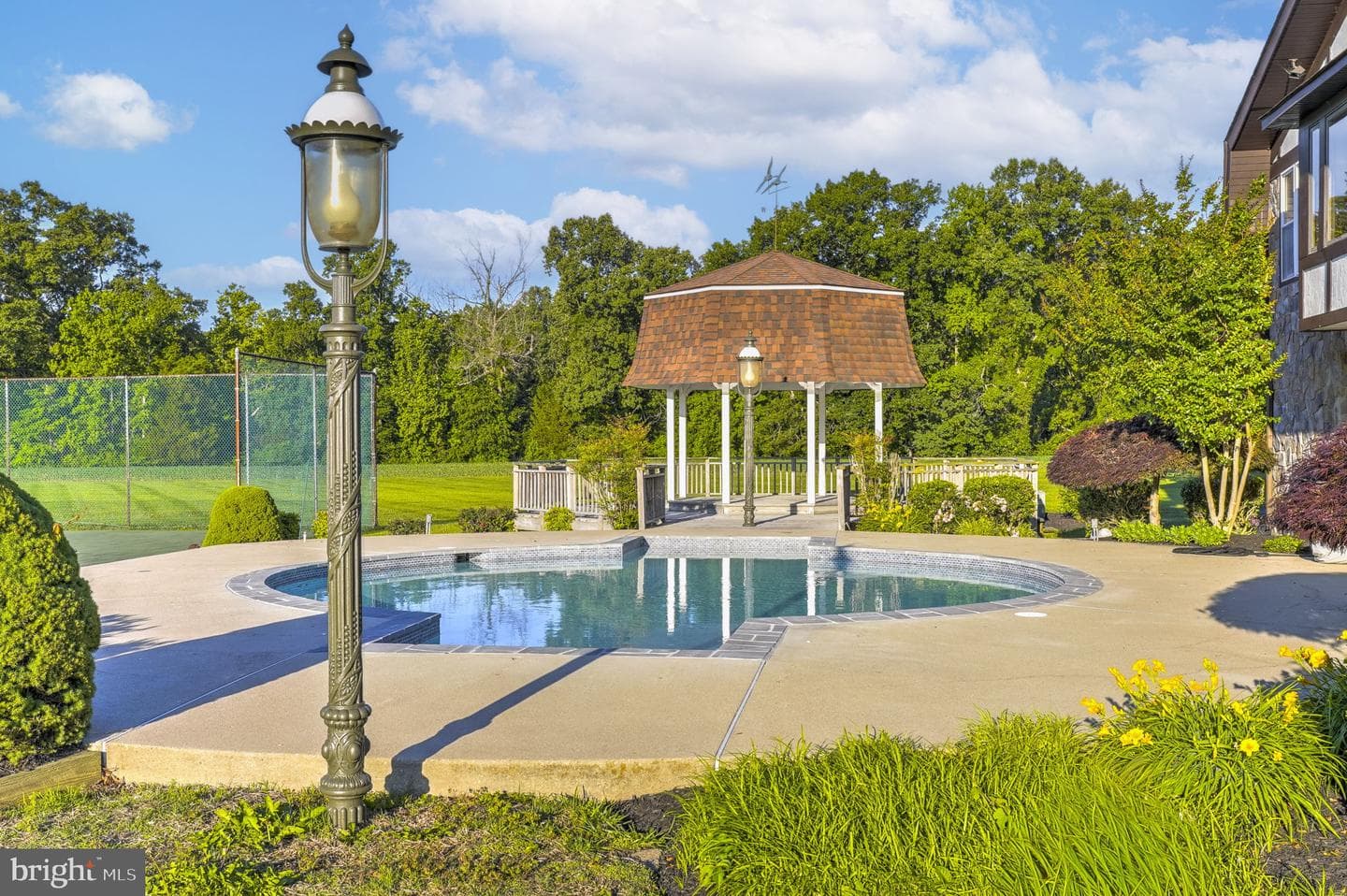 9100 Lanseair Farm photo 40