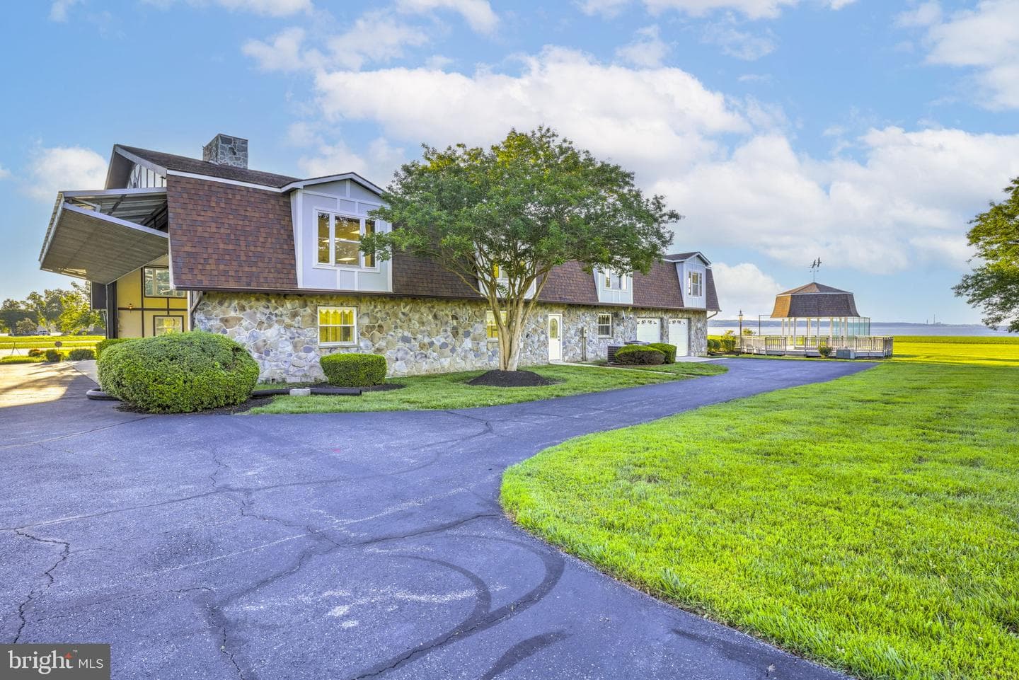 9100 Lanseair Farm photo 46