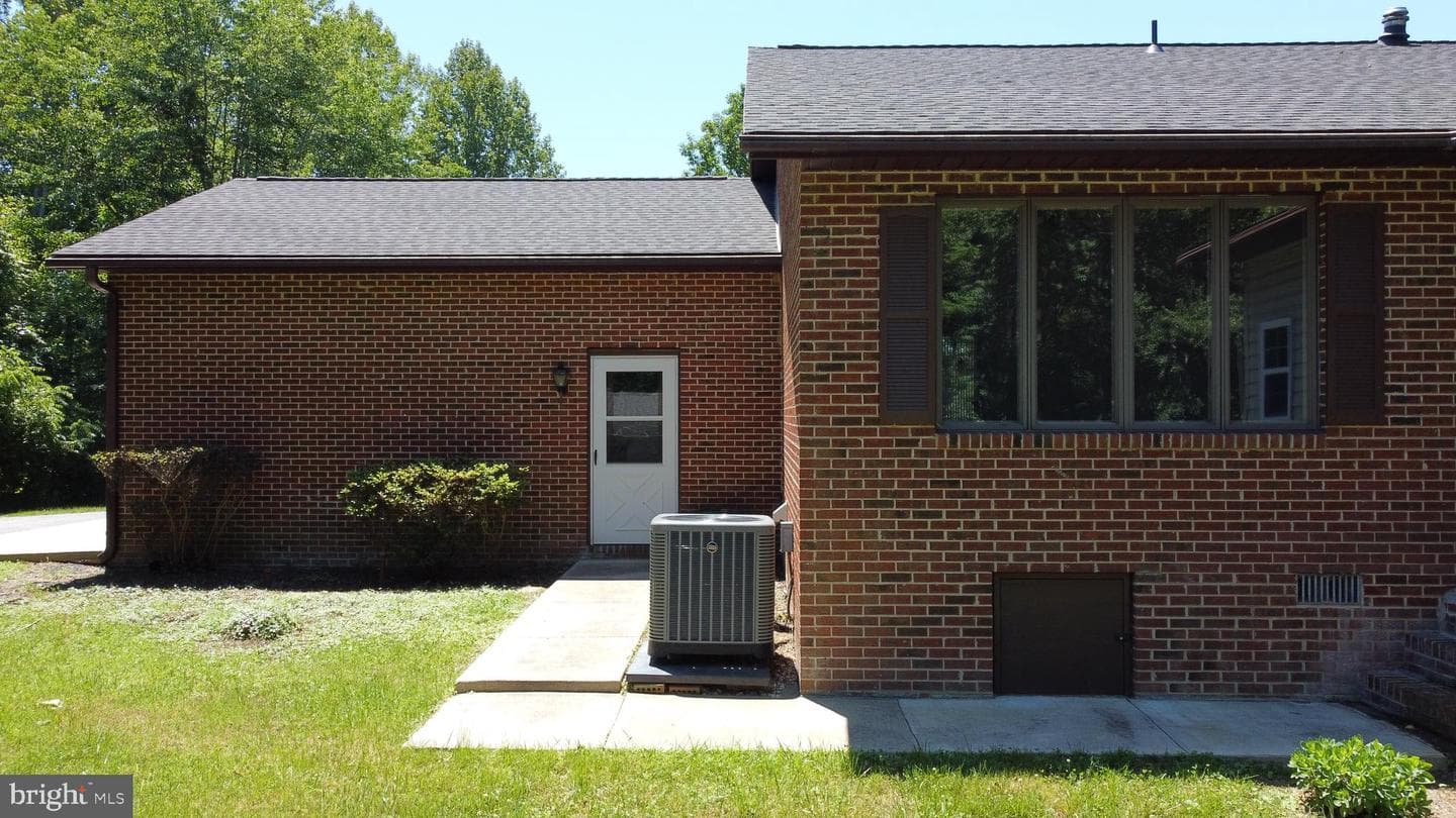 17082 Prince Frederick Road photo 43
