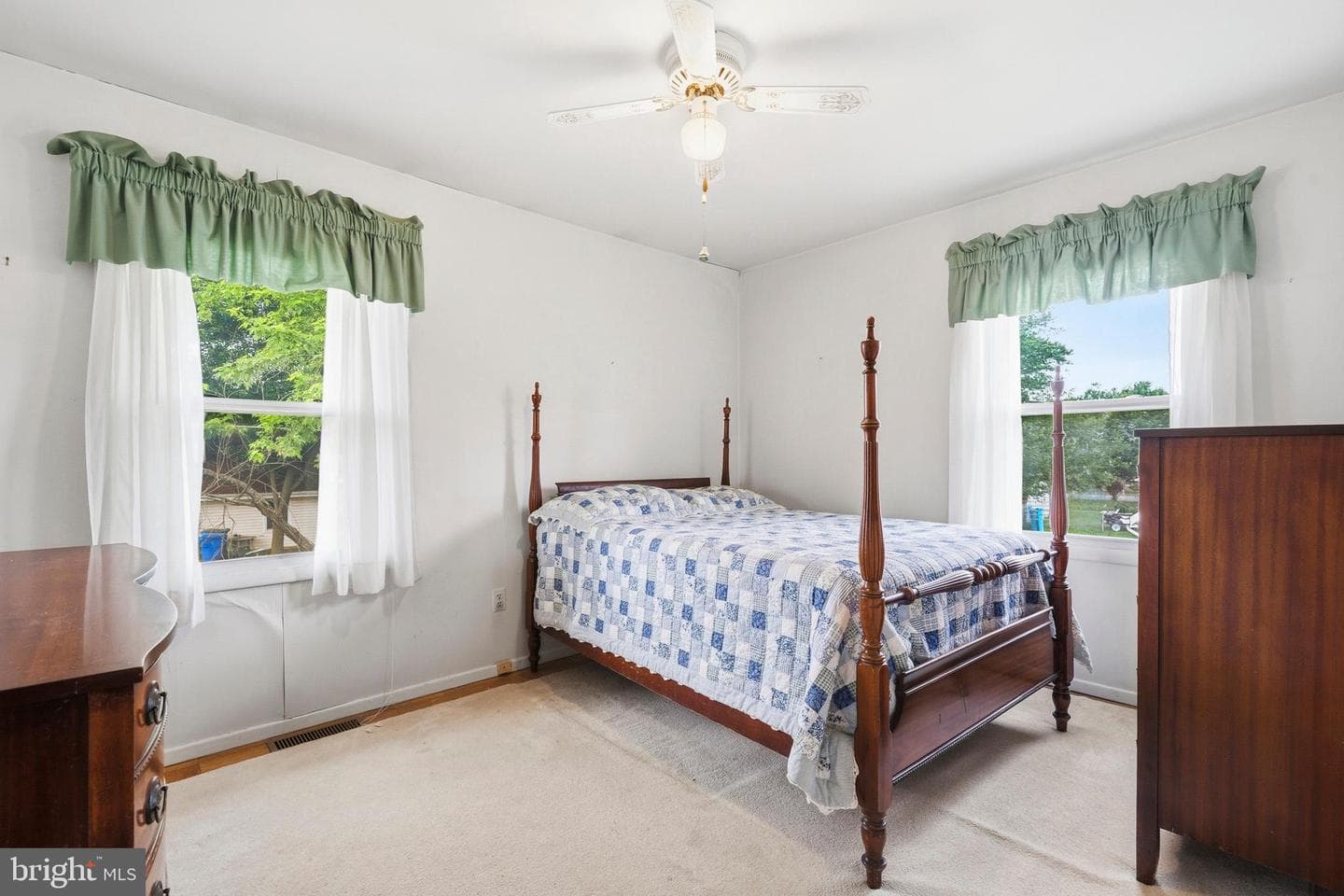 215 Compton Road photo 16