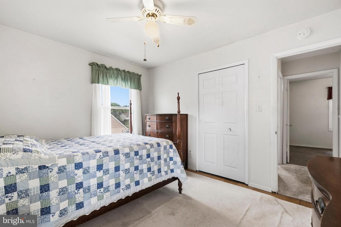 215 Compton Road photo 17