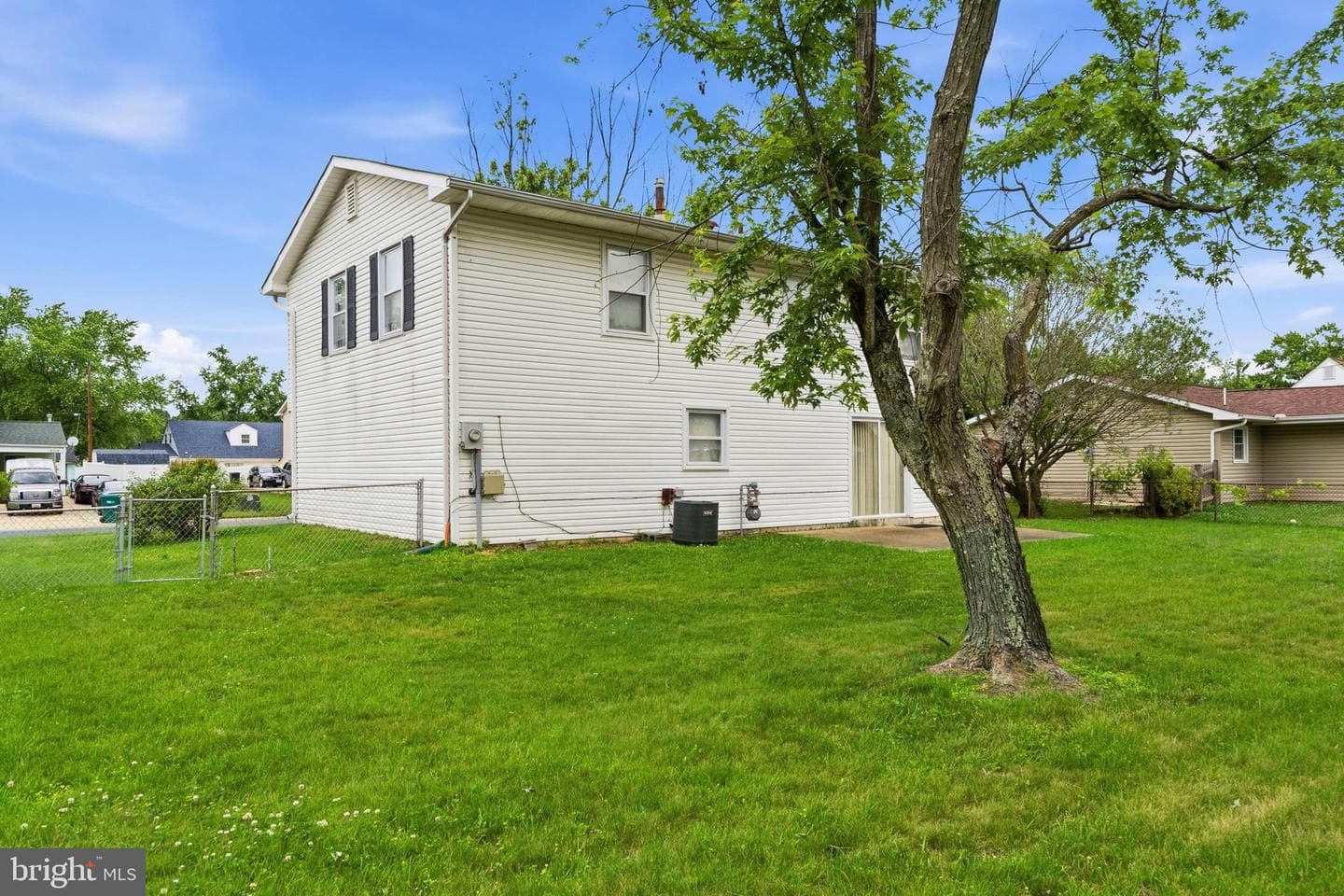 215 Compton Road photo 31