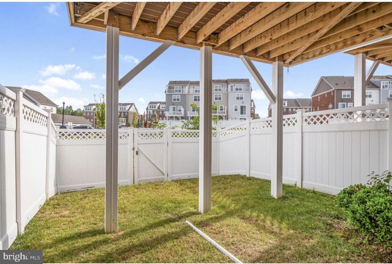 11687 Emily Dickinson Pl photo 33