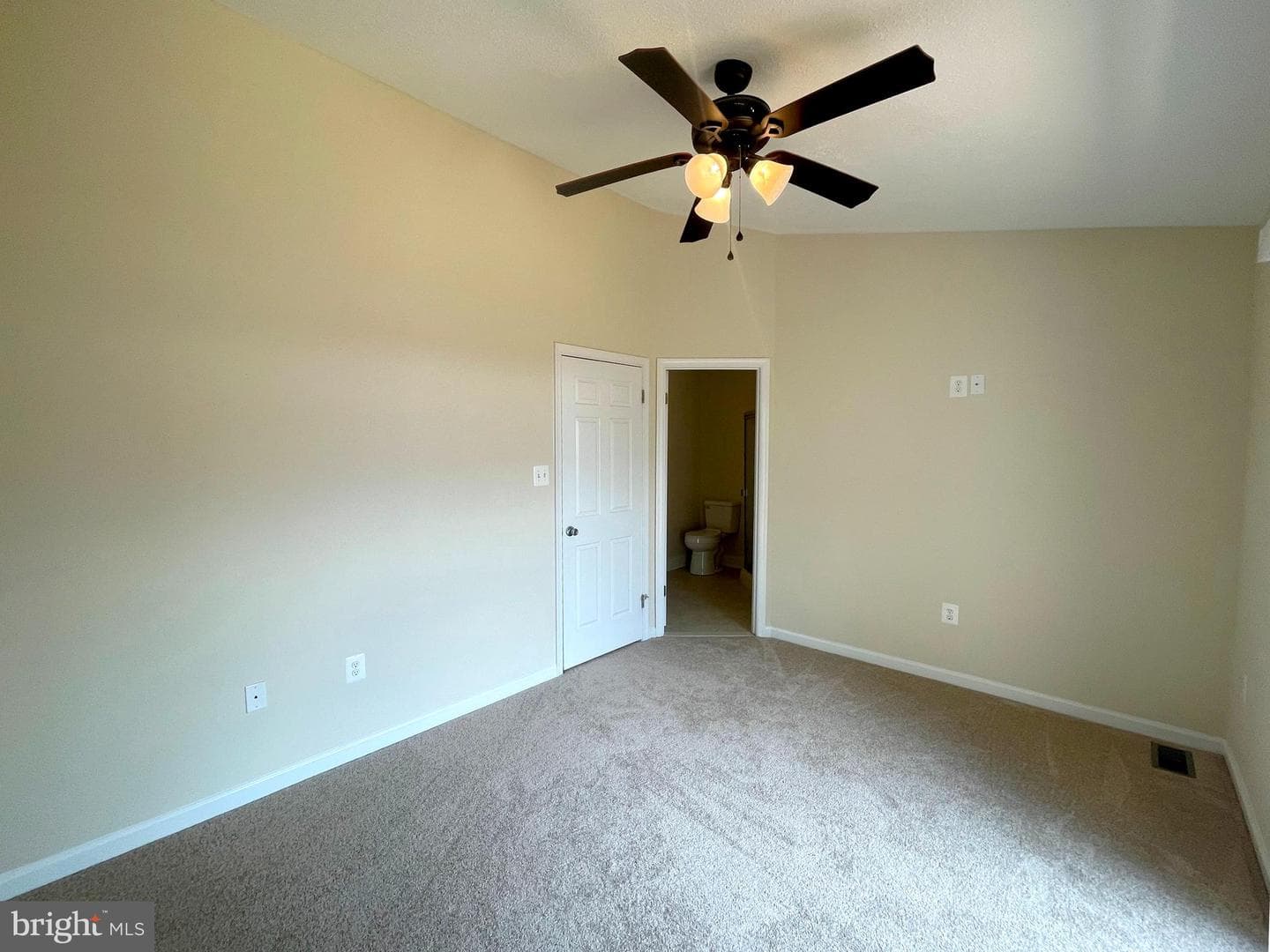 3335 Westdale Court photo 17