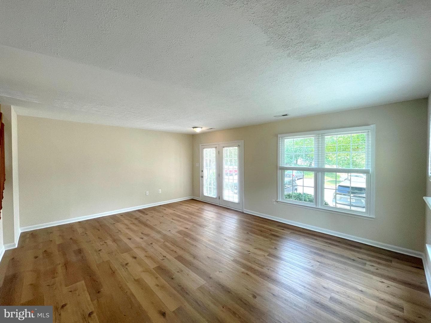 3335 Westdale Court photo 2
