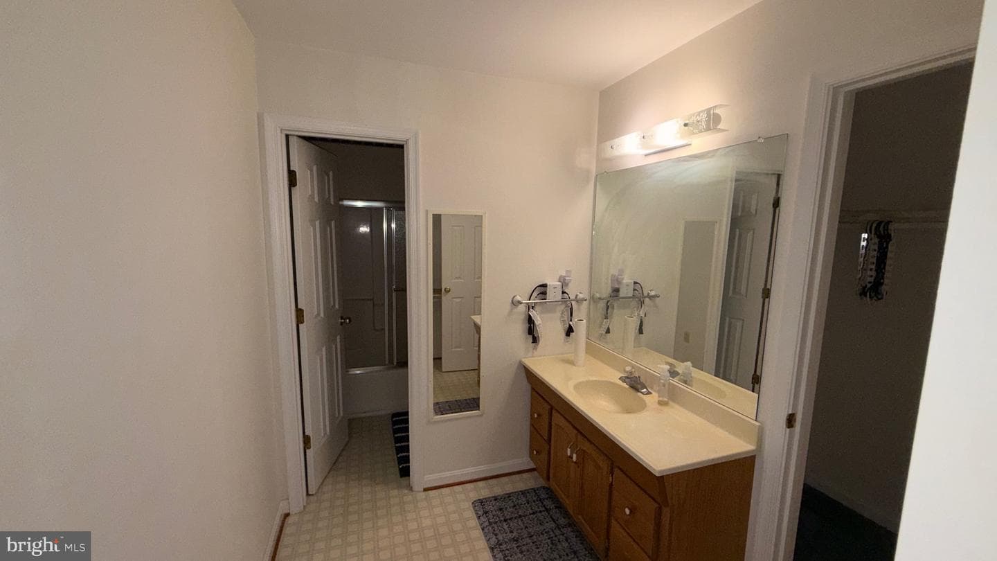 6380 Valley Road photo 25