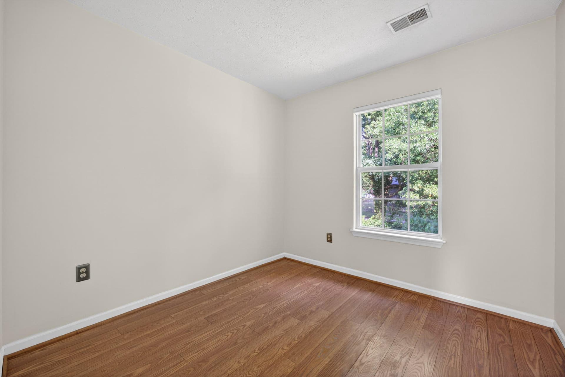 5851 Wolsey Court photo 27