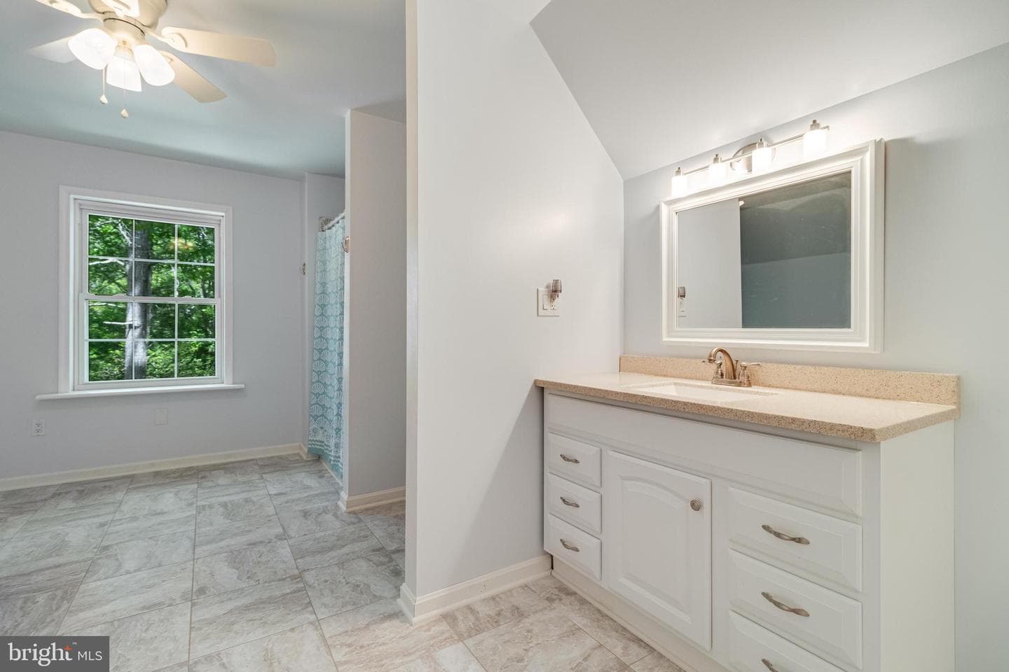 3160 Mazewood Place photo 12