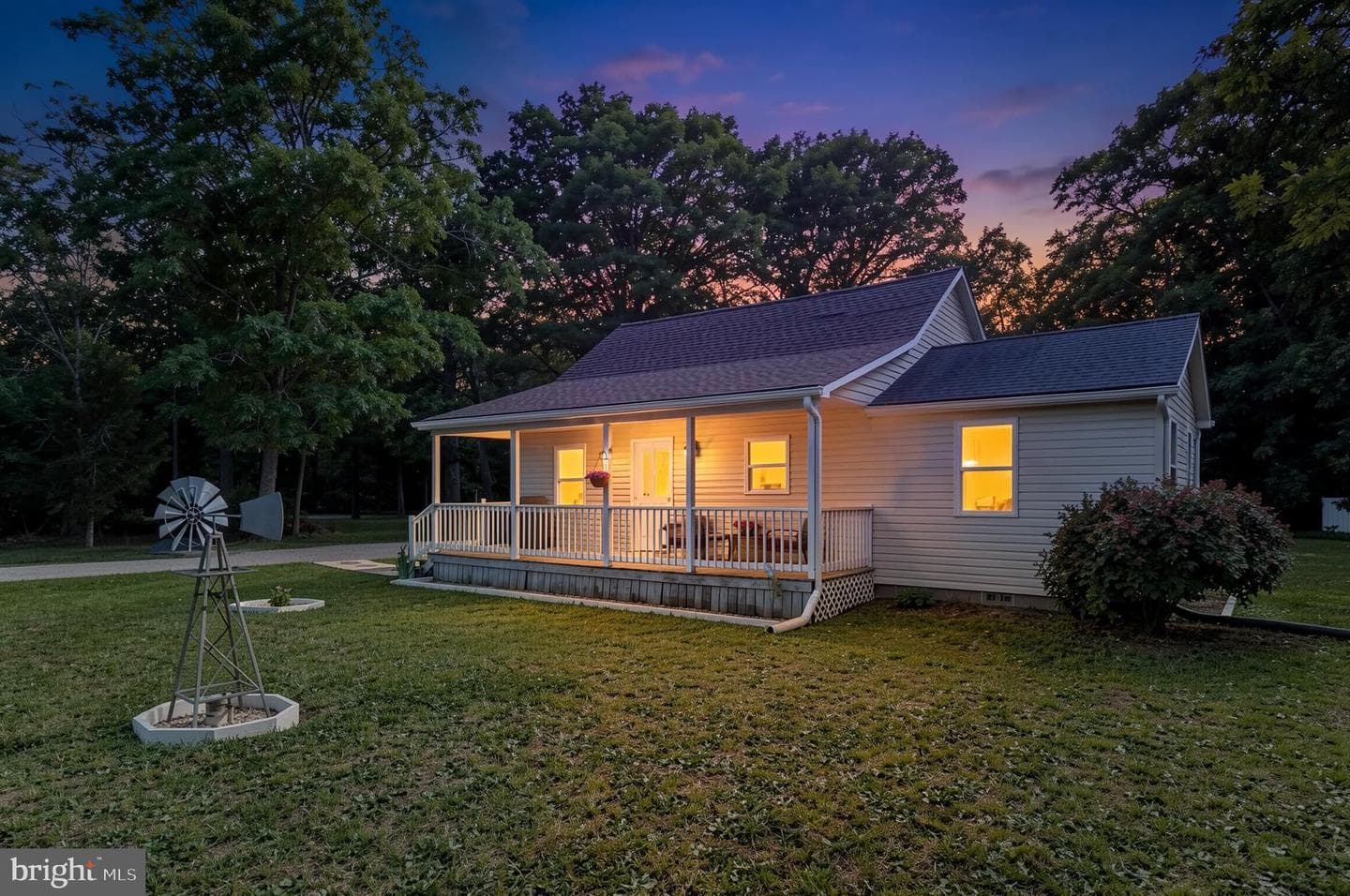 9609 Crain Highway, Newburg