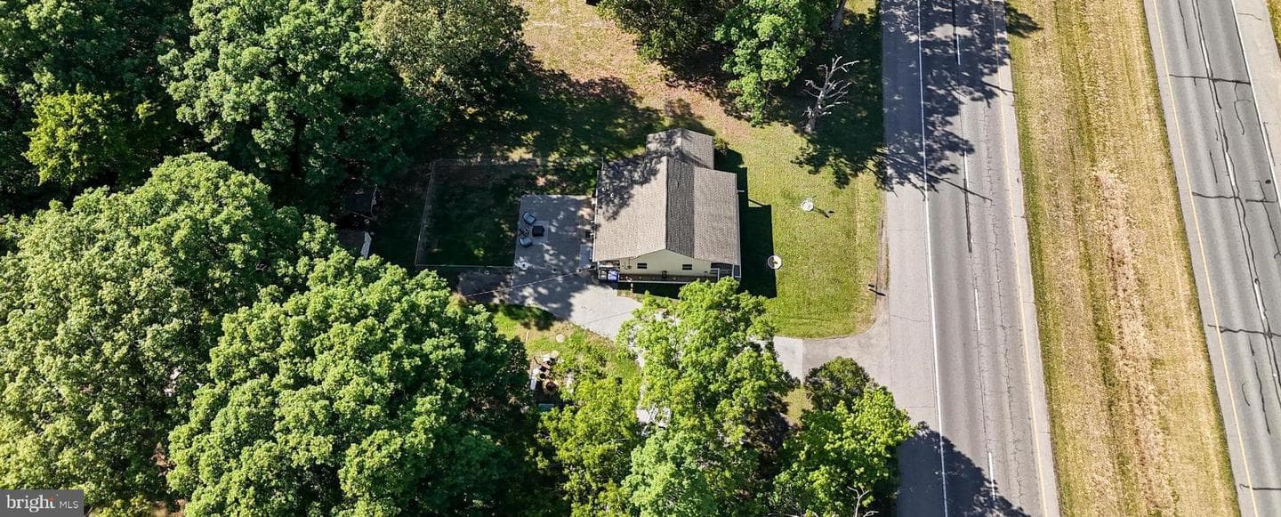 9609 Crain Highway, Newburg
