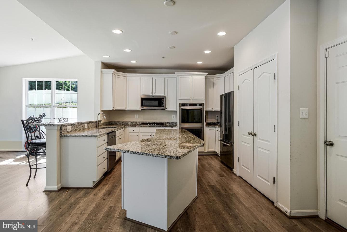 2950 Knight Ct photo 19