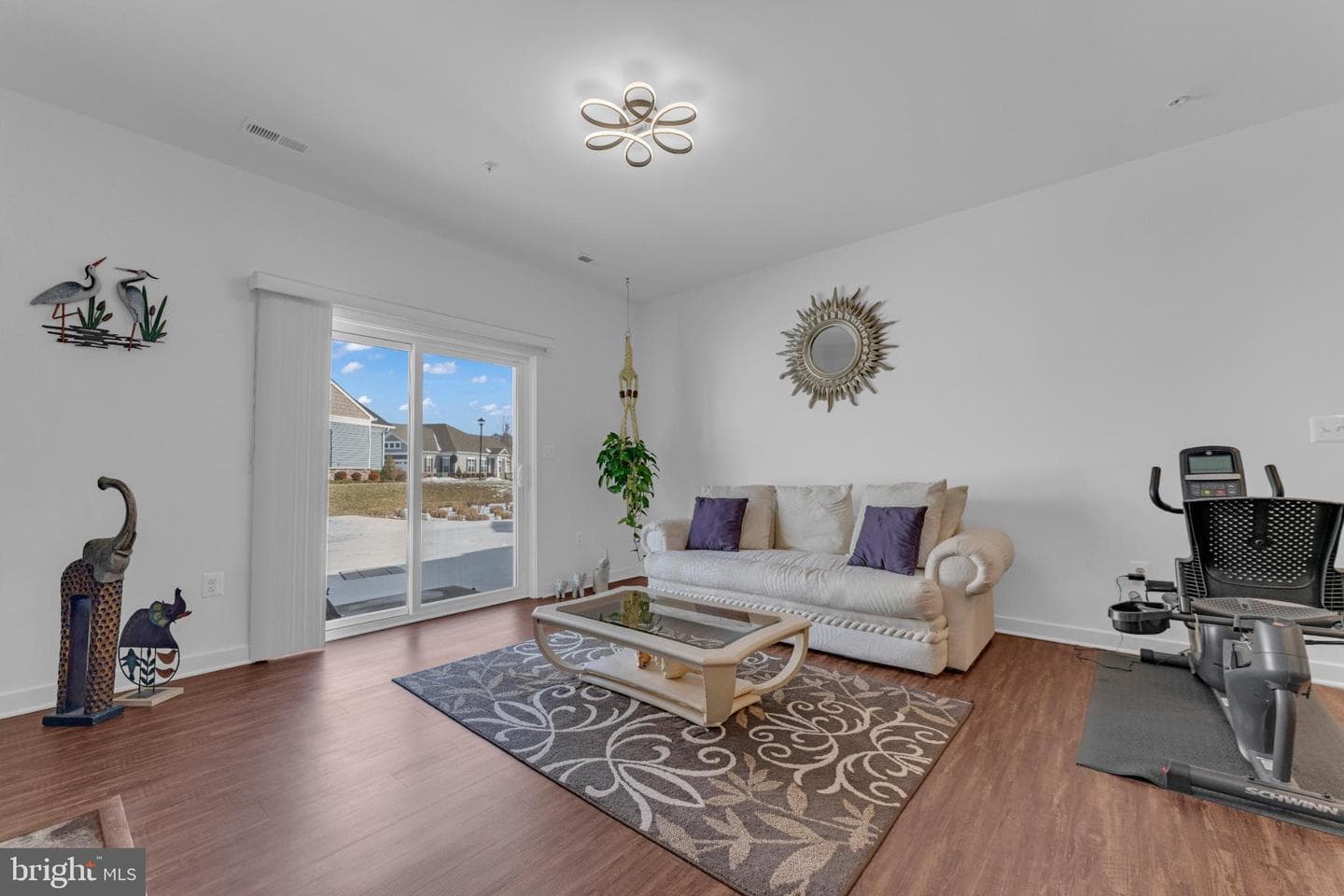 56 Camden Circle photo 5