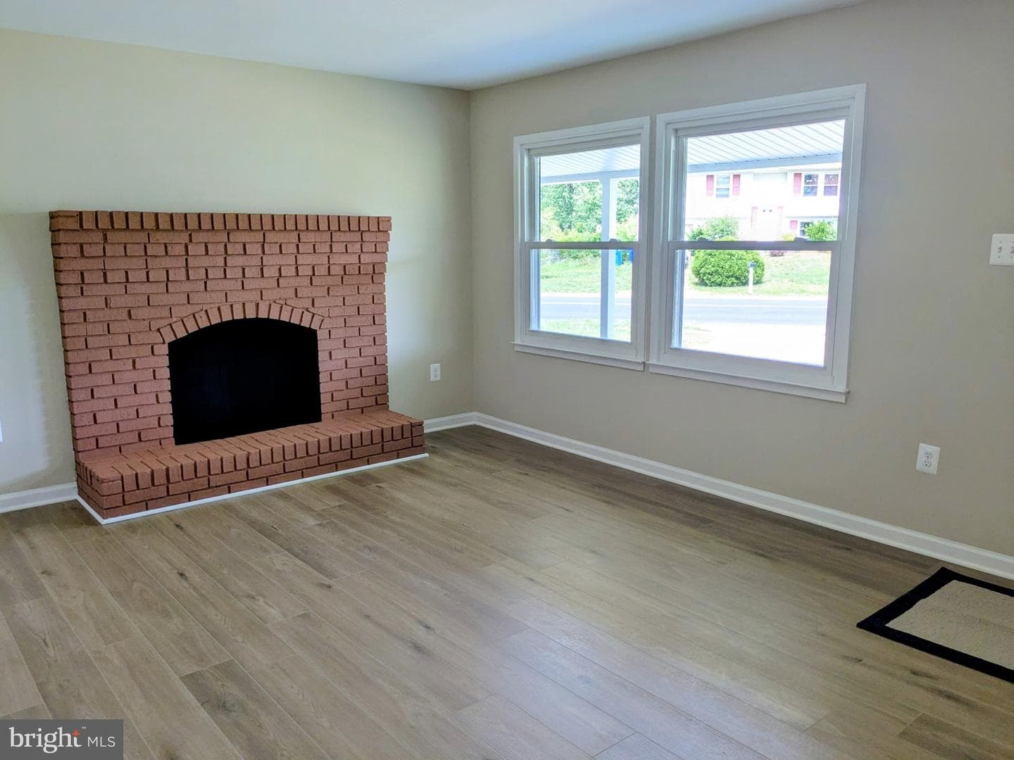 501 University Drive photo 3