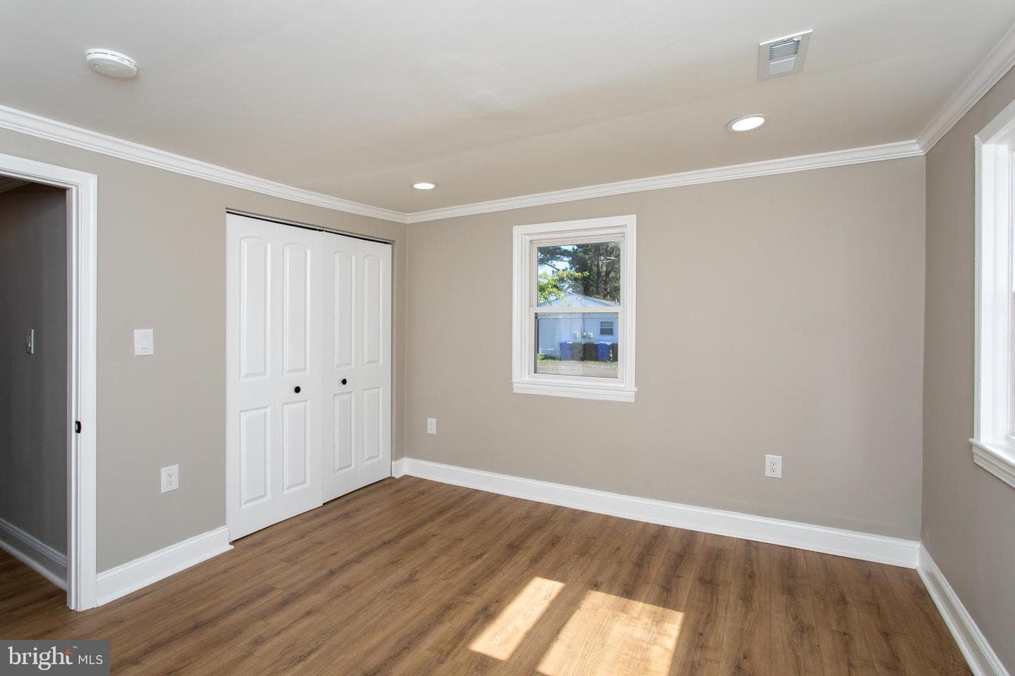 906 Washington Avenue photo 28