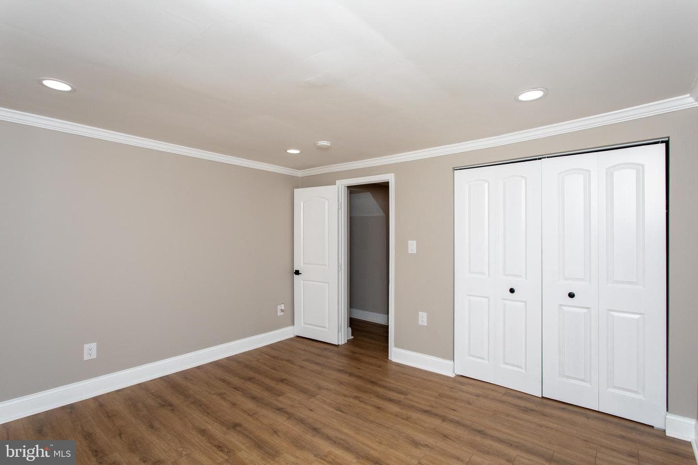 906 Washington Avenue photo 29