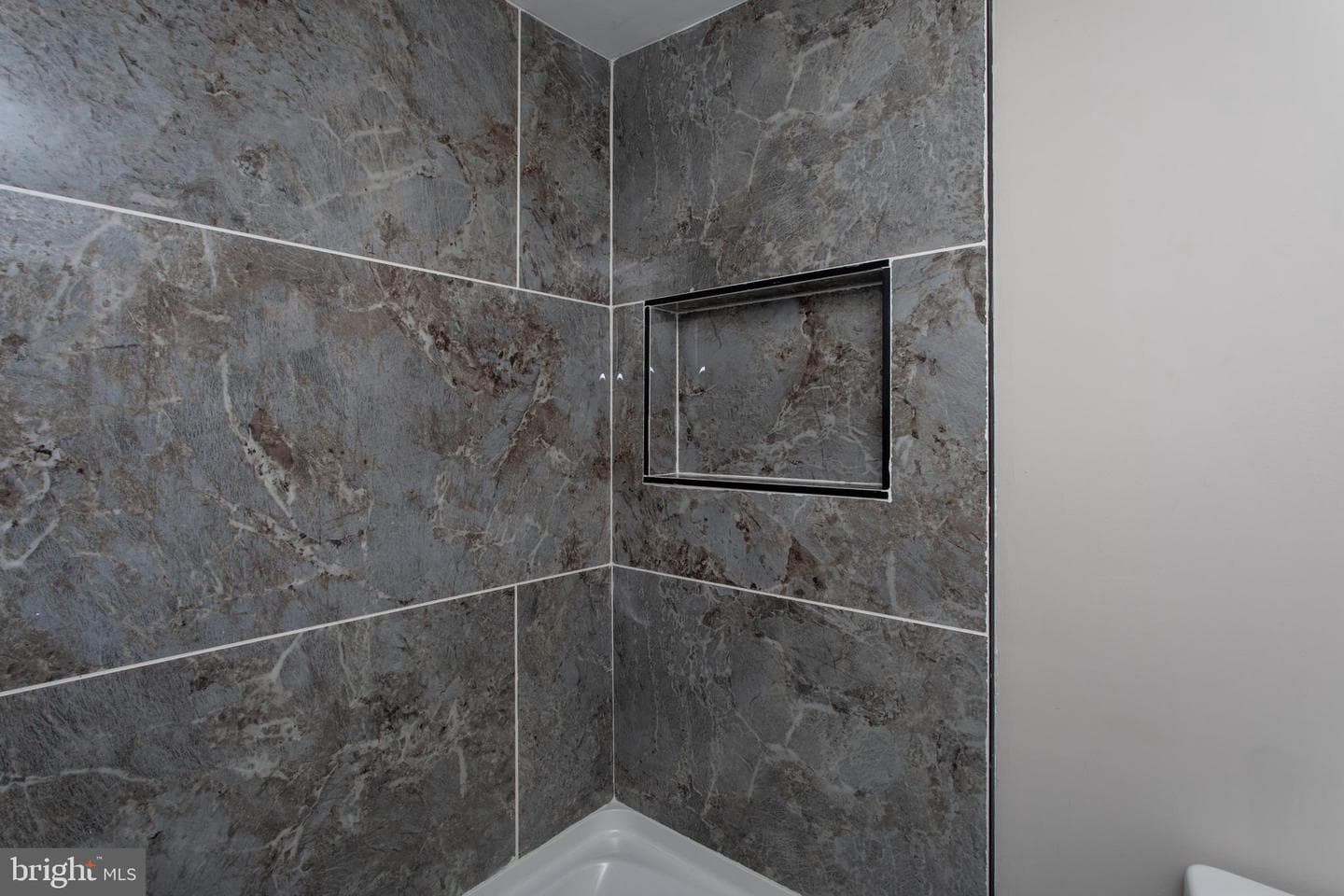 906 Washington Avenue photo 33