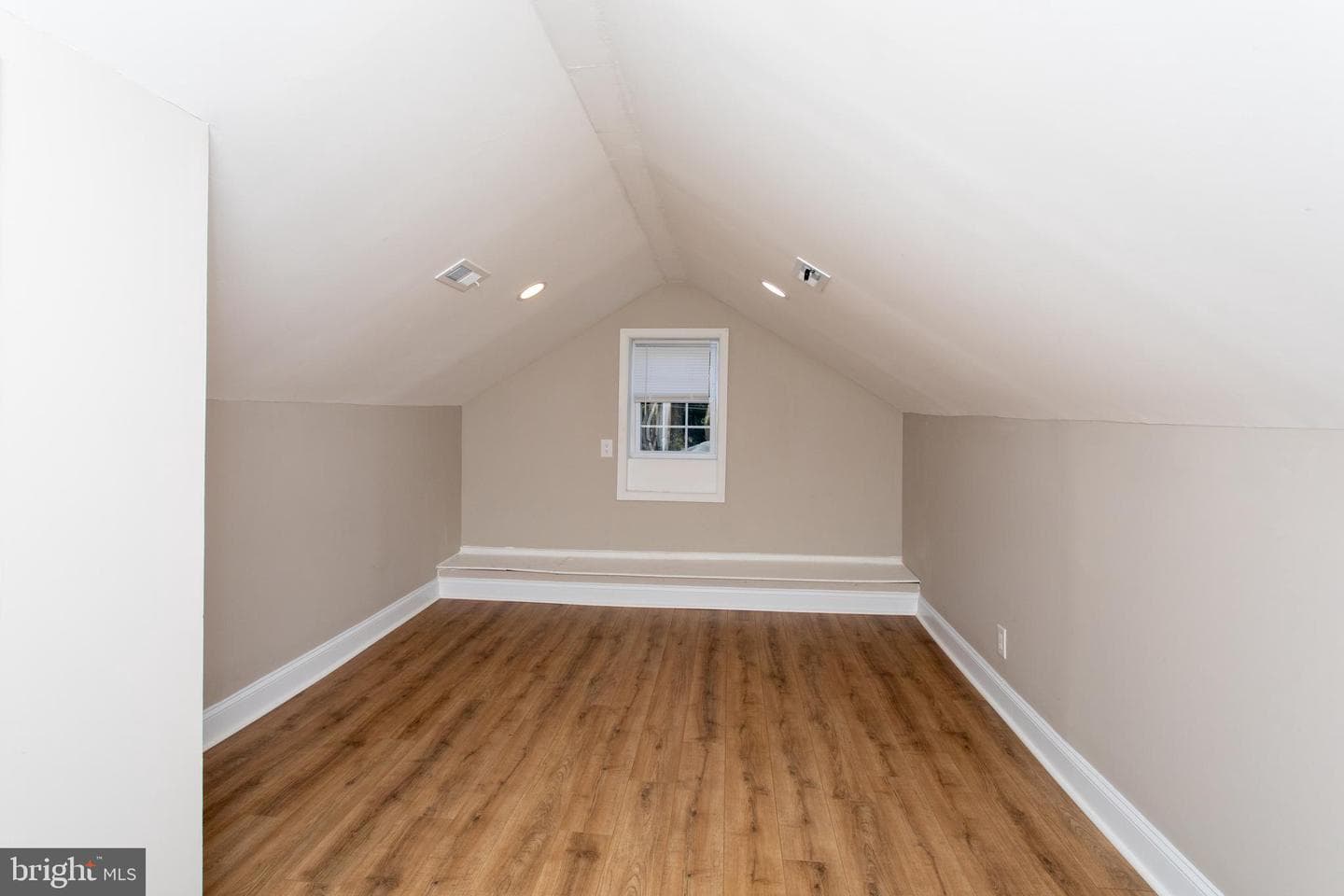 906 Washington Avenue photo 43