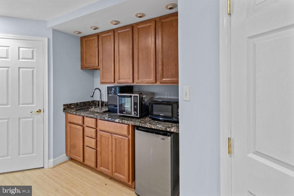 8085 Norwich Court photo 10