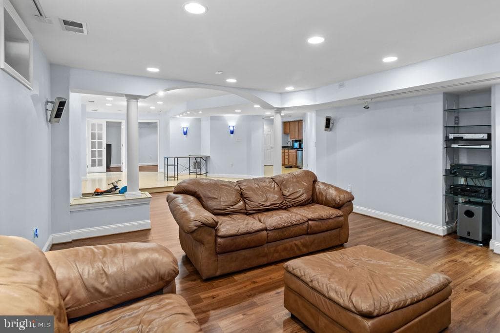 8085 Norwich Court photo 14