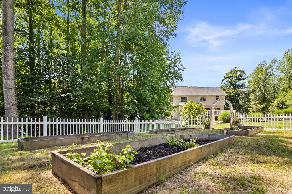 8085 Norwich Court photo 35