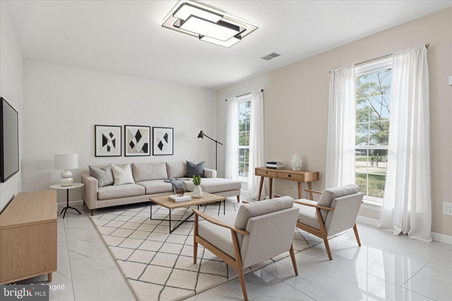 3454 Tamarack Court photo 4
