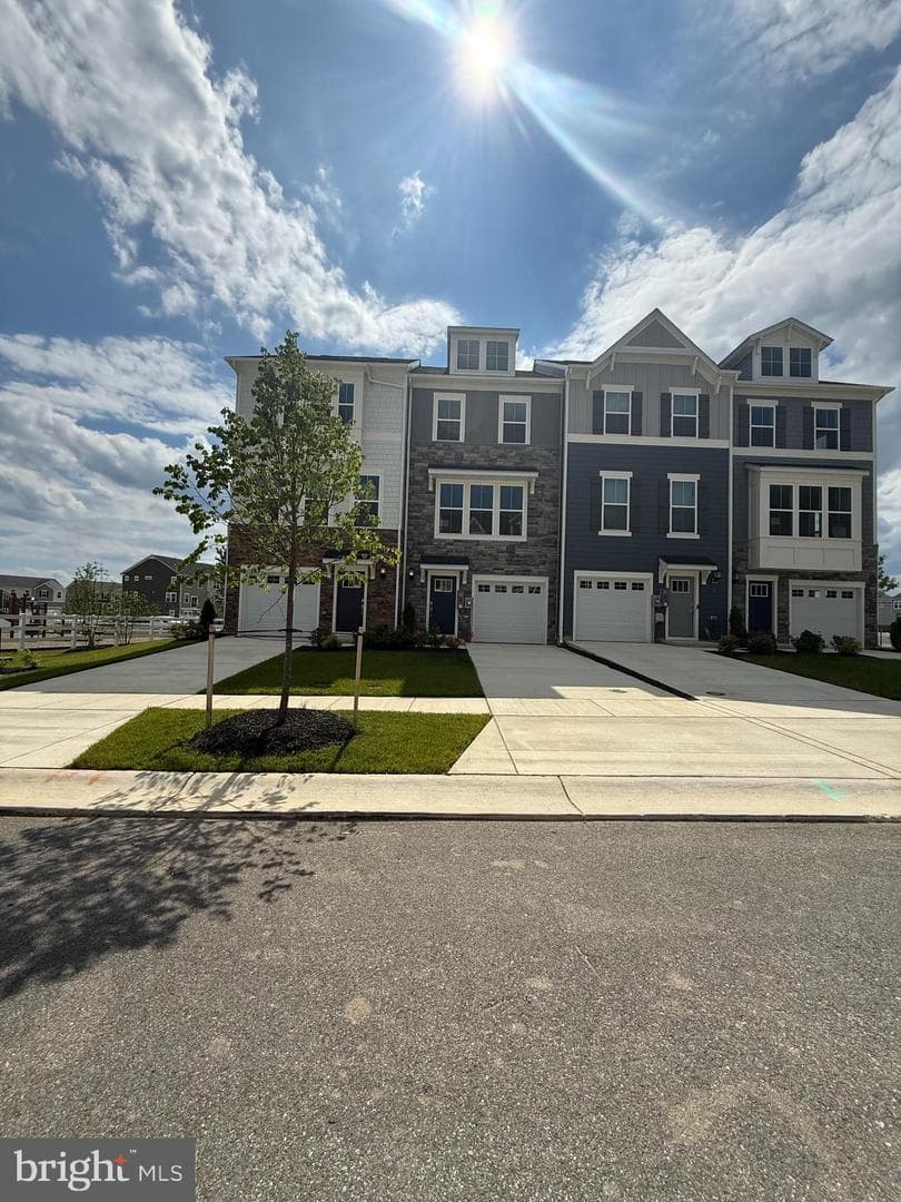 5537 Marksburg Pl, White Plains