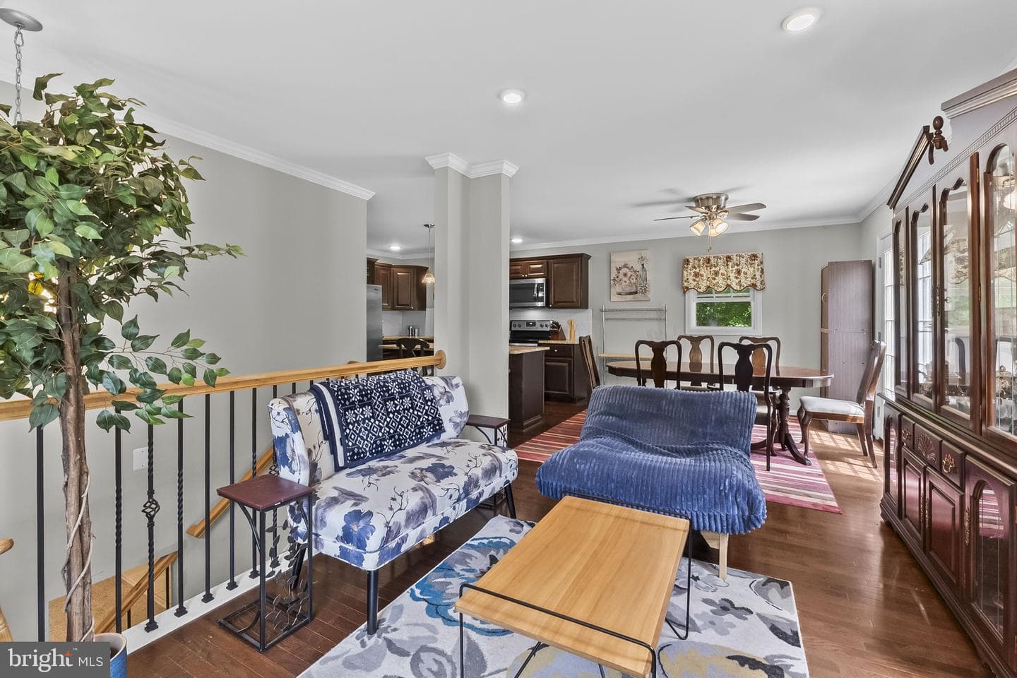 8505 Warren Drive photo 10