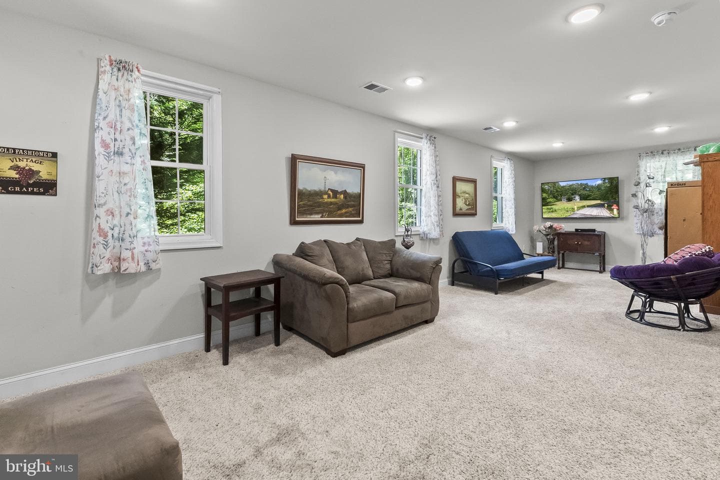 8505 Warren Drive photo 19