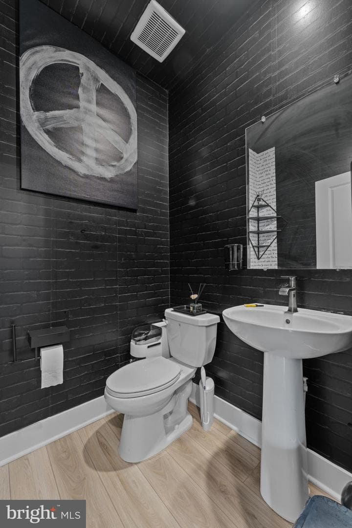 5192 Newport Circle photo 7