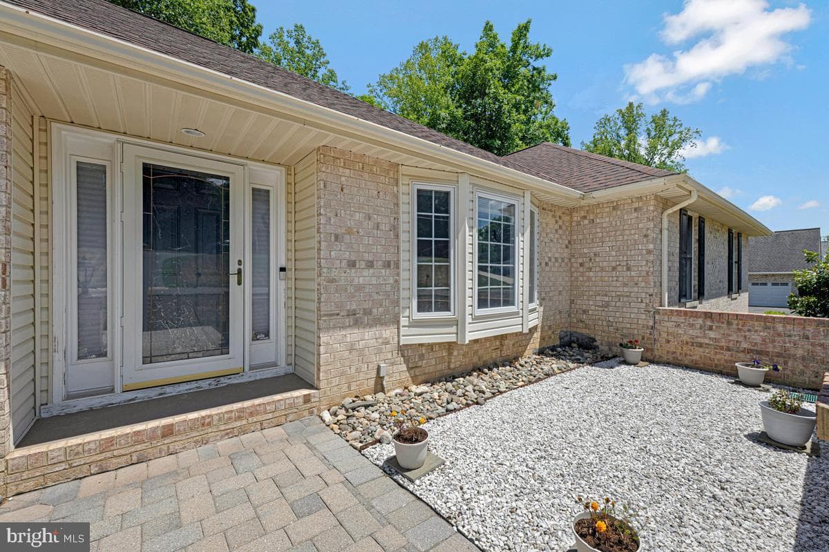 1010 Wales Drive photo 6