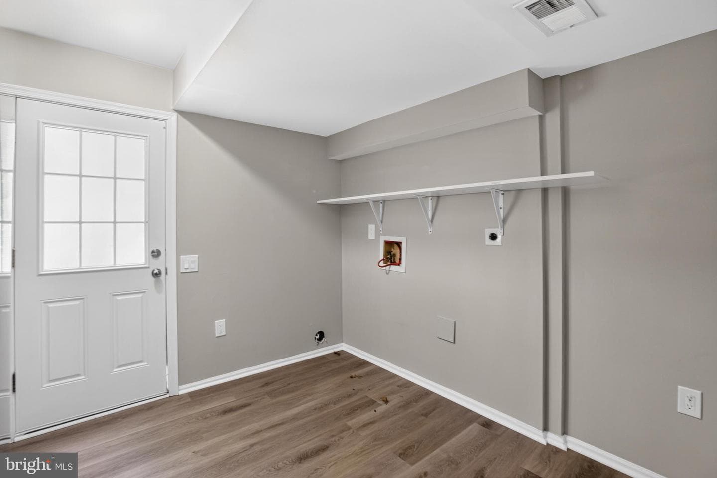 2421 York Court photo 33