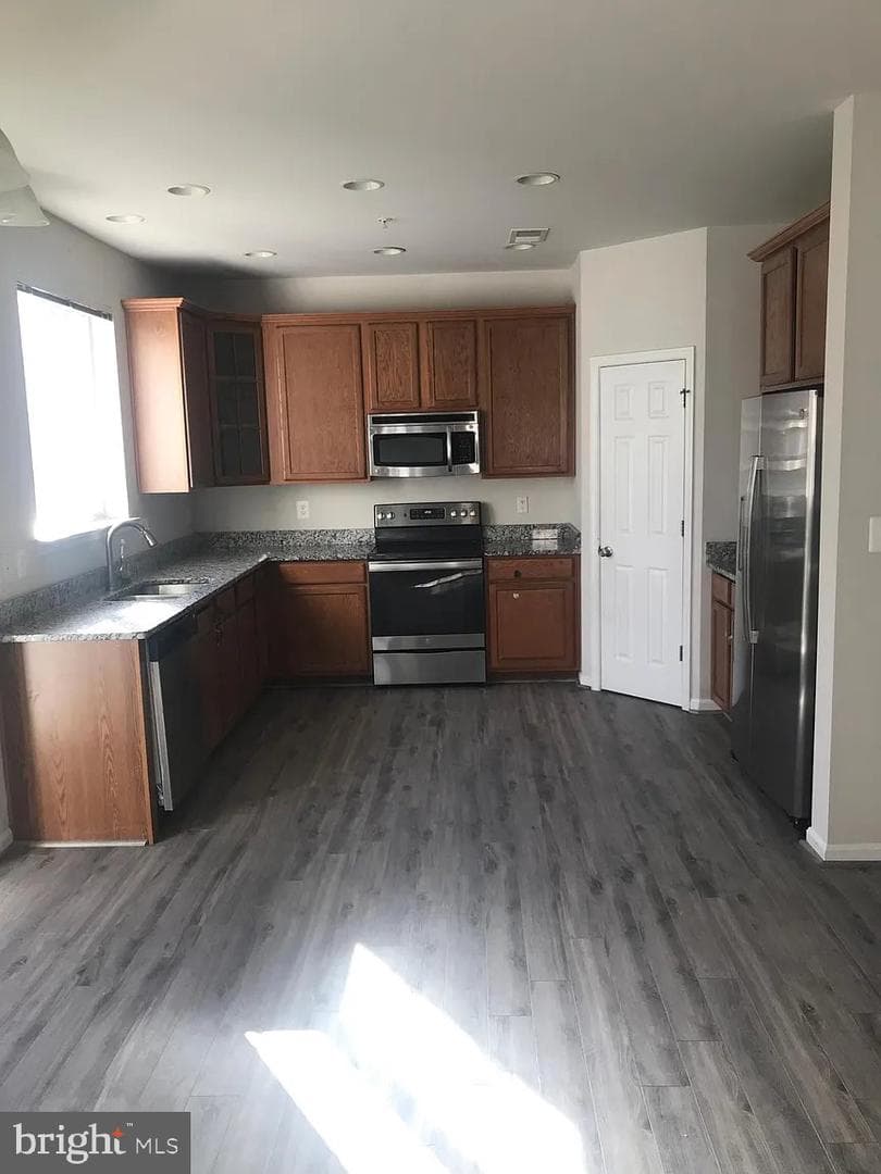 6962 Sparks Court photo 5