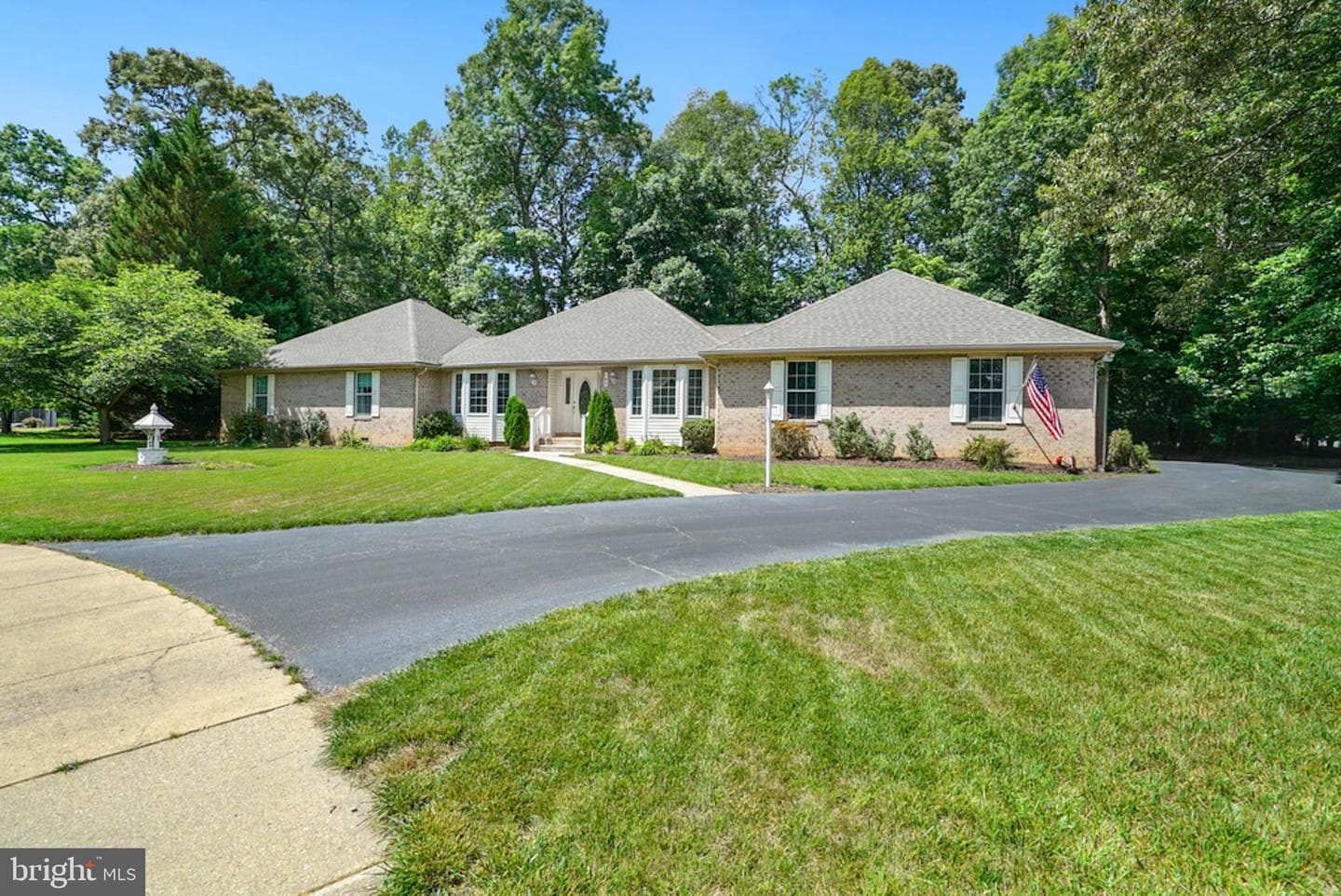105 Cornwall Court photo 25